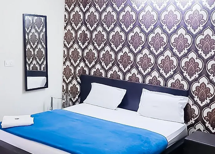 Deluxe Room In Cr Park